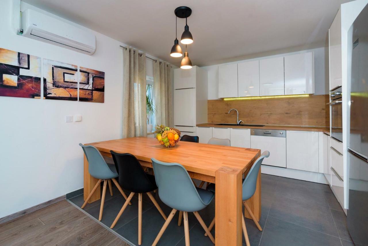 Apartments Magli Каштела Екстер'єр фото